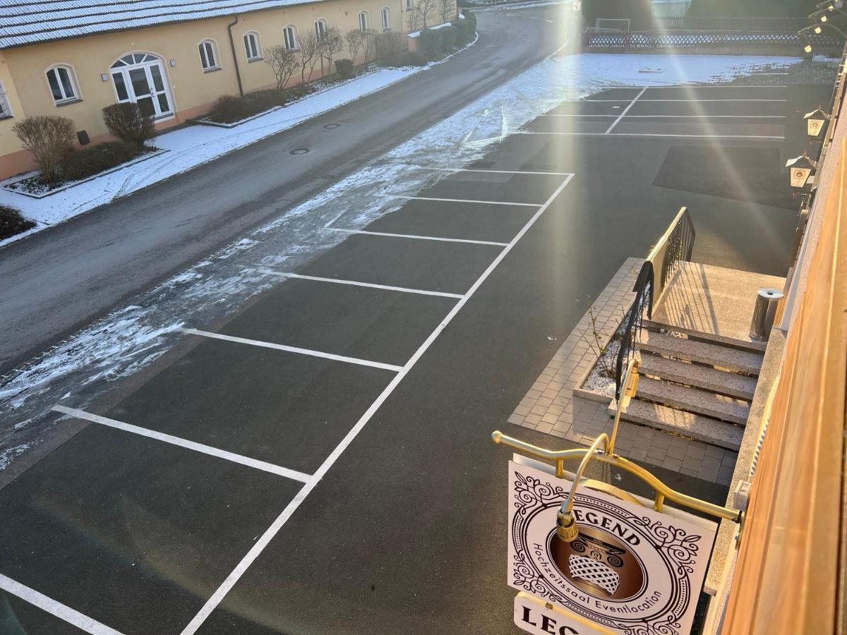 Gasthof Legend Burgthann Bagian luar foto